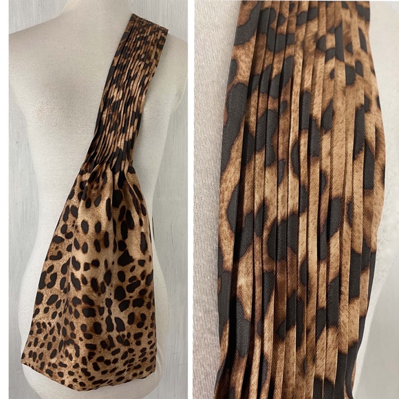 $$$ SOLD PER SE Silk Animal Print Cap Sleeve Dress w/Sash - Picture 8 of 9